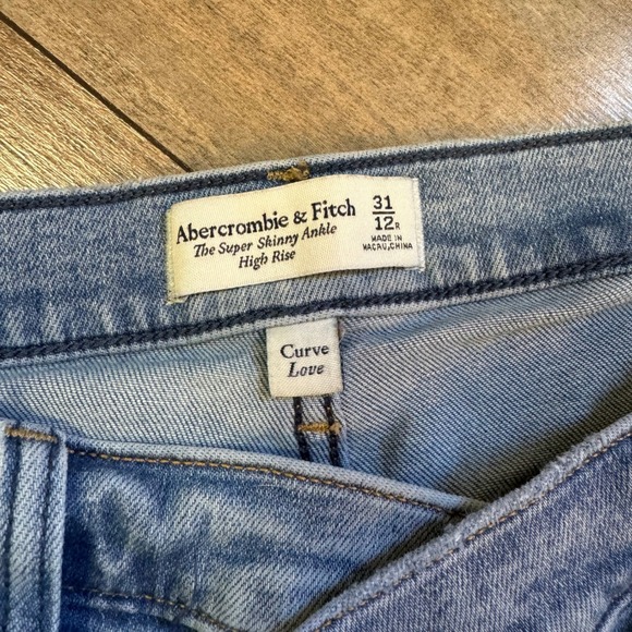 Abercrombie Fitch Curve Love Super Skinny Ankle Jeans Light Wash Size 31 - Picture 4 of 6